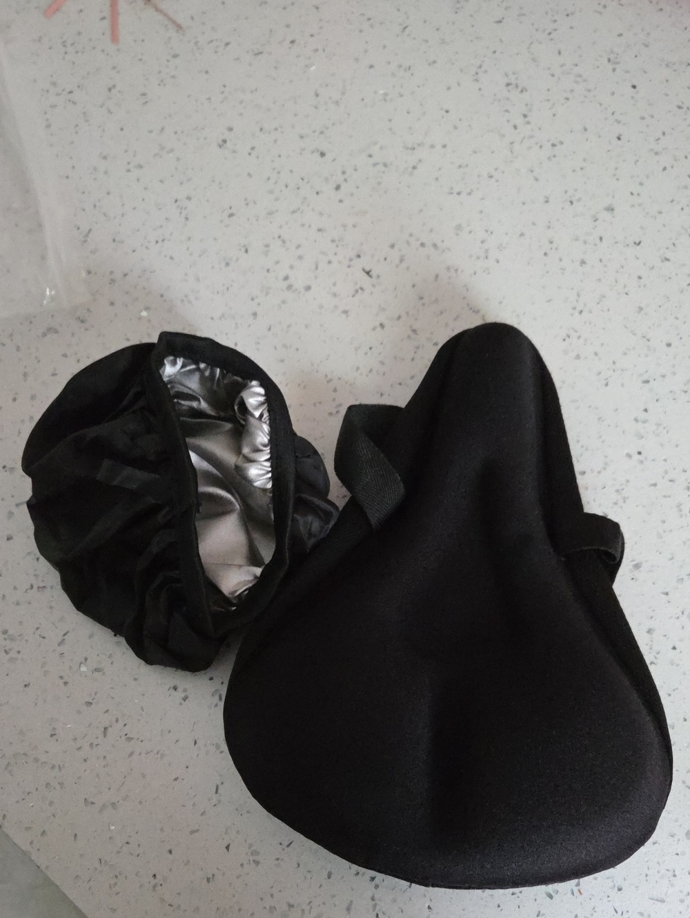 Black Comfort Bicycle Seat Cover with Waterproof Cap